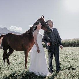 Hochzeitsfotograf: Hochzeitsshooting mit Araberstute Mystery - Shots Of Love - Barbara Weber Photography