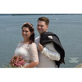 Hochzeitsfotograf: Brautpaar am Schweriner See - BALZEREK, REINHARD